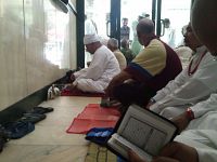 Solat Jemaah Dalam Hotel Hijjaz - Haji 2009 (06)